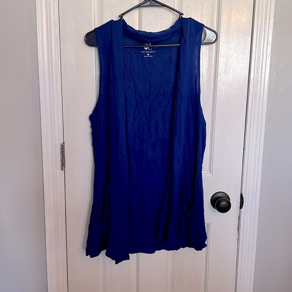 New York & Co women’s blue sleeveless cardigan